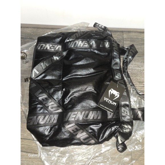 Venum UFC  Sports Bag Tote  Lite Gym Bag Boxing Sport Black - Picture 9 of 12